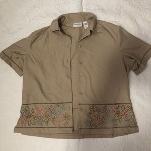 Brown shirt with embroidered flowers